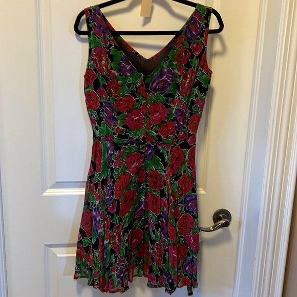20. Le Chateau Floral Mini Dress - Picture 2 of 4